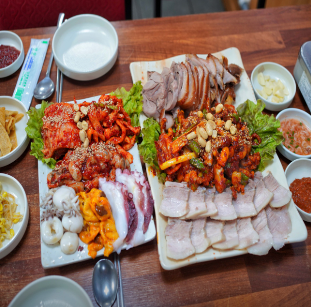 종로보쌈 장군굴보쌈